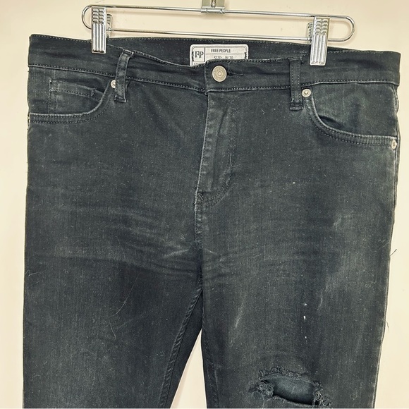 Free People High Rise Stretch Skinny Distressed Jeans Raw Hem Black Size 28 - Picture 3 of 11